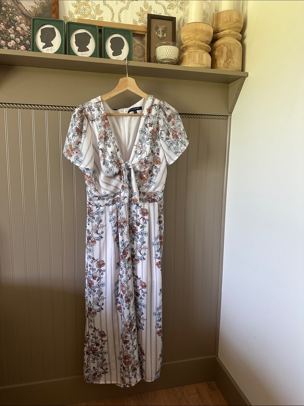 Floral Tie-Front Jumpsuit - White with Rust & Blue Floral